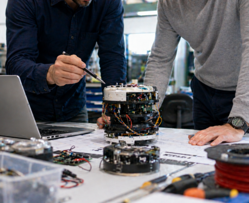 איך לקצר זמן הגעה לשוק בלי להתפשר על איכות